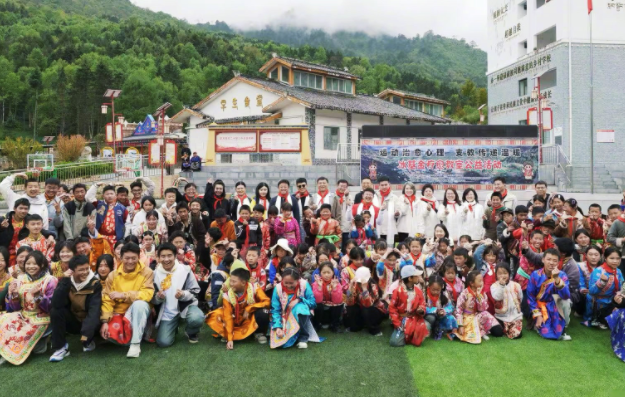 全程跟听课复盘重难点给出改善清单协助年青教师快速站稳讲台 全程跟听课复盘重难点给出改善清单协助年青教师快速站稳讲台